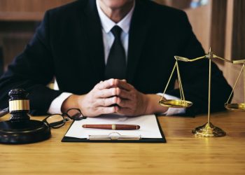 lawyer-prepares-for-meeting